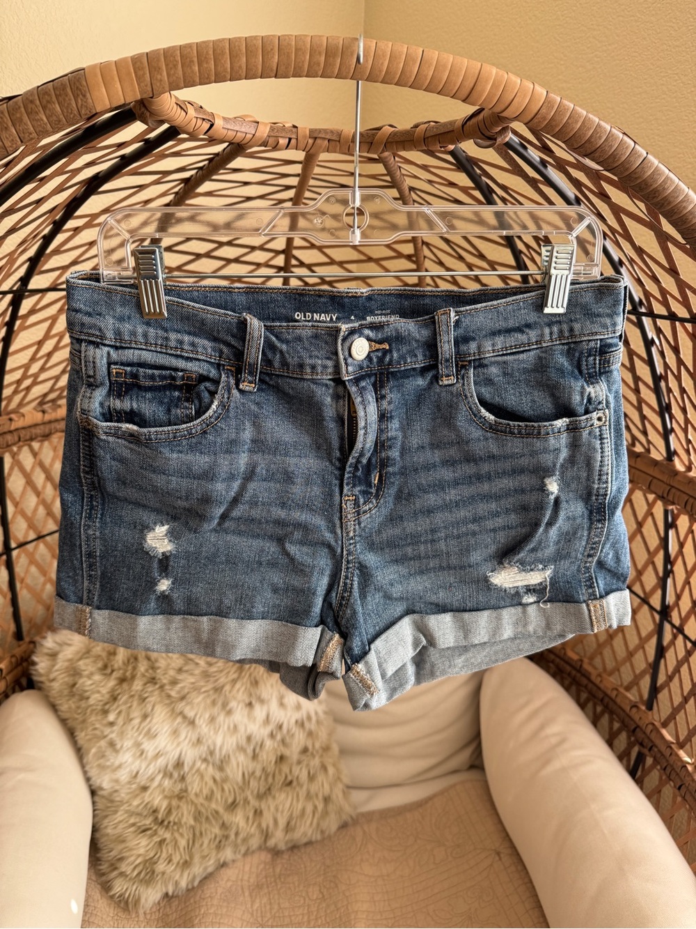 🤍 Old Navy Mid Rise Distressed Ripped Boyfriend Denim Jean Short Size 4